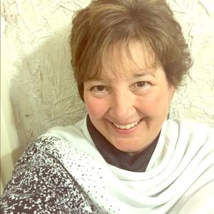 Meet your Posher, Dana